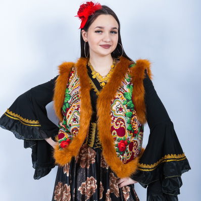 Жилет с мехом для цыганского костюма